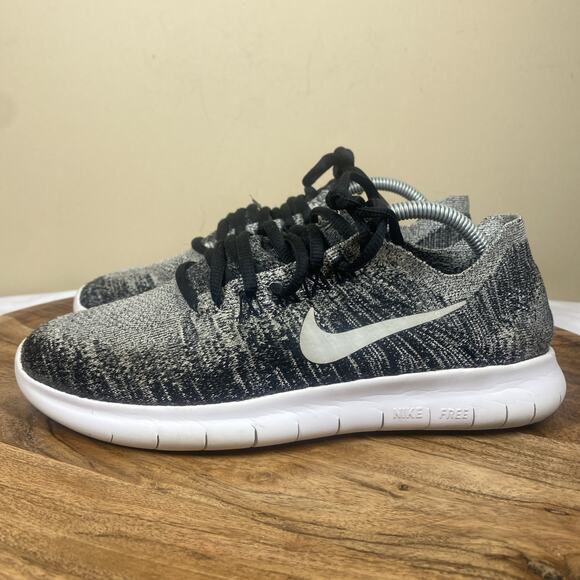Nike Free Run Flyknit Oreo Womens Black And White Size 7.5 Running Shoes main image 4